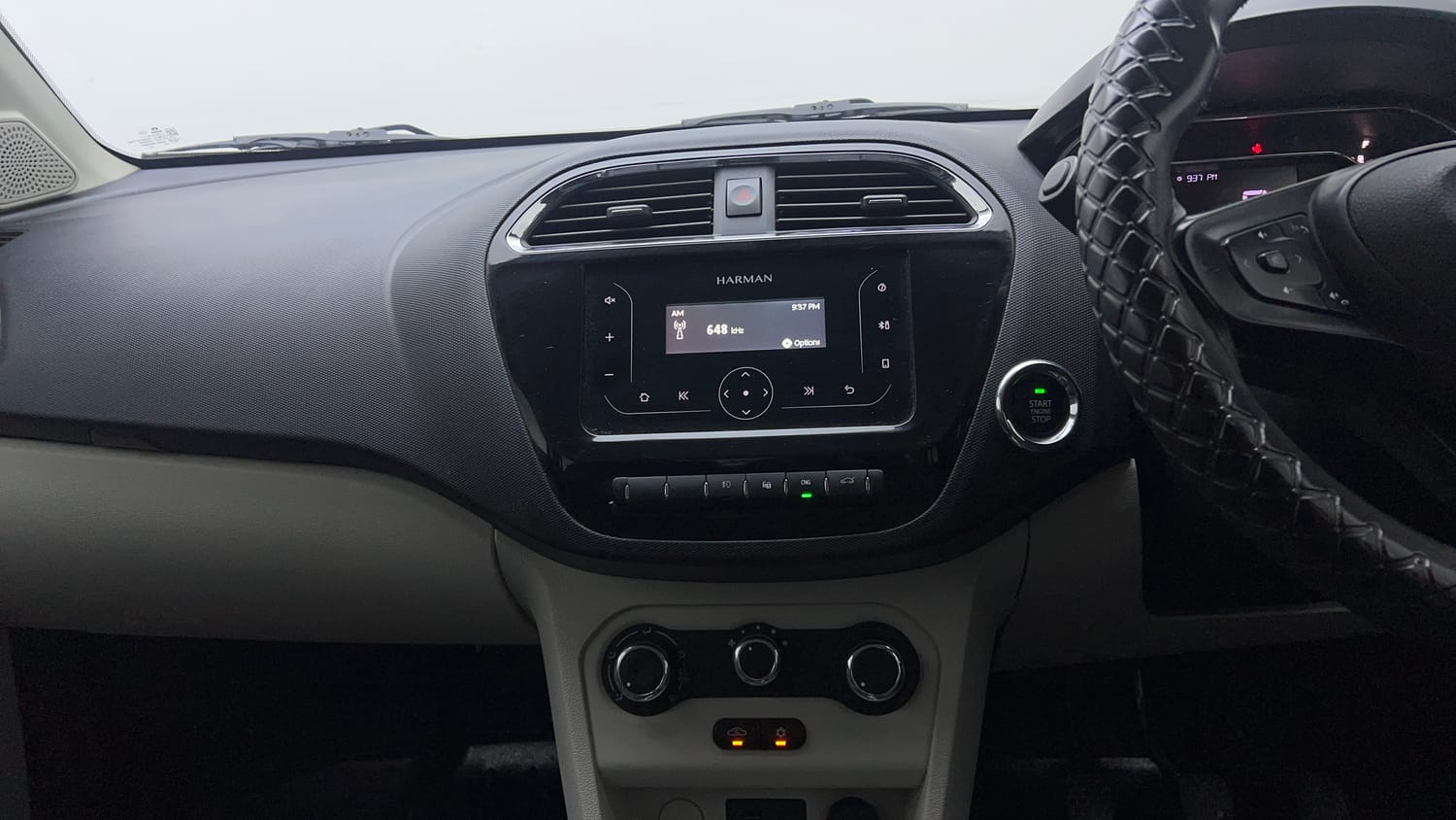 Used 2022 Tata Tigor XZ CNG Cng Manual interior MUSIC SYSTEM & AC CONTROL VIEW