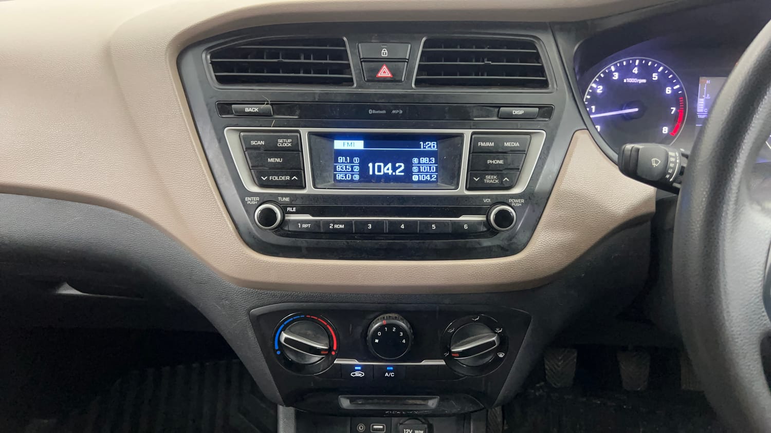 Used 2017 Hyundai Elite i20 Magna 1.2 Petrol Manual interior MUSIC SYSTEM & AC CONTROL VIEW