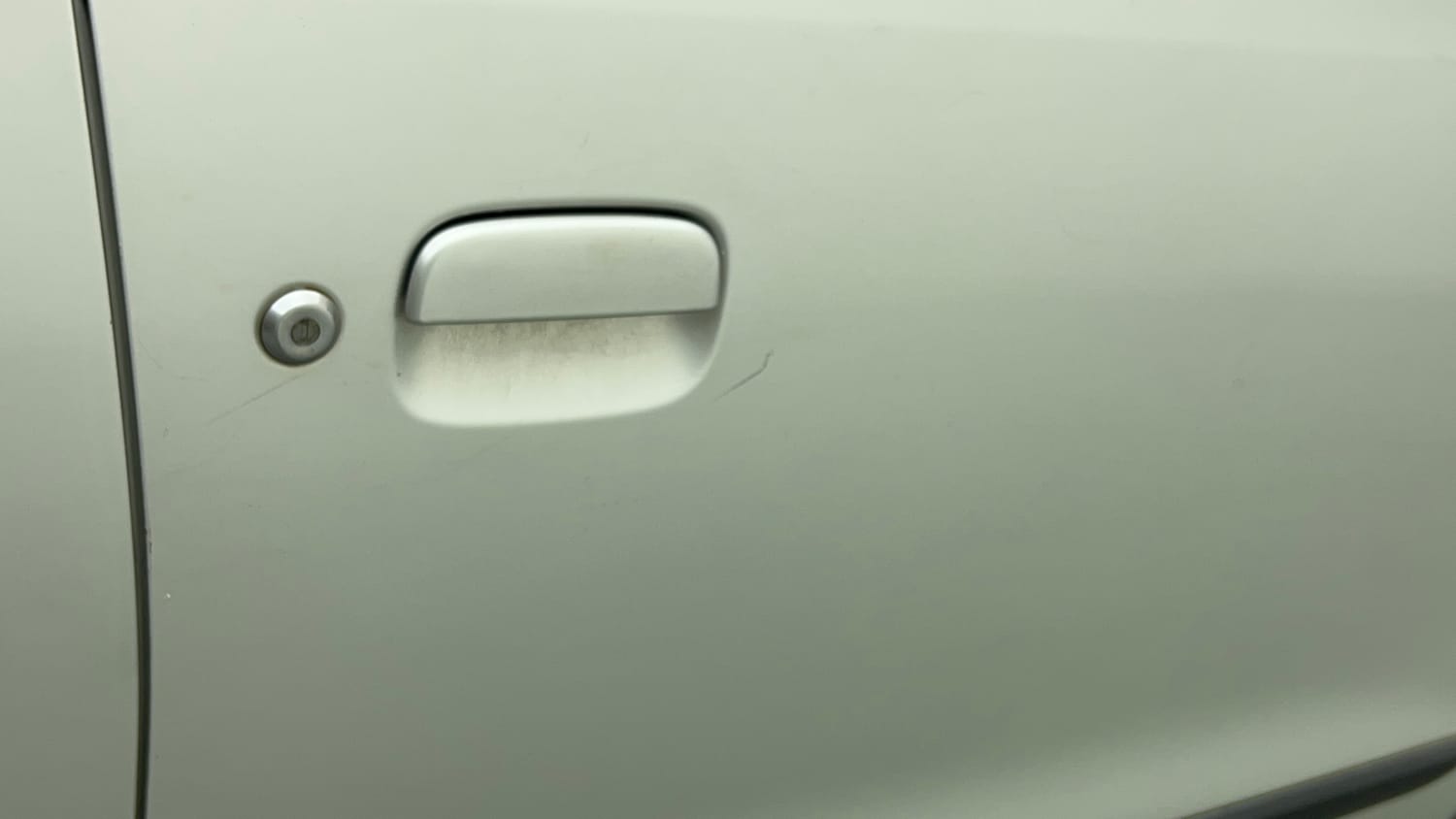 Used 2013 Maruti Suzuki Wagon R VXI Petrol Manual dents MINOR SCRATCH