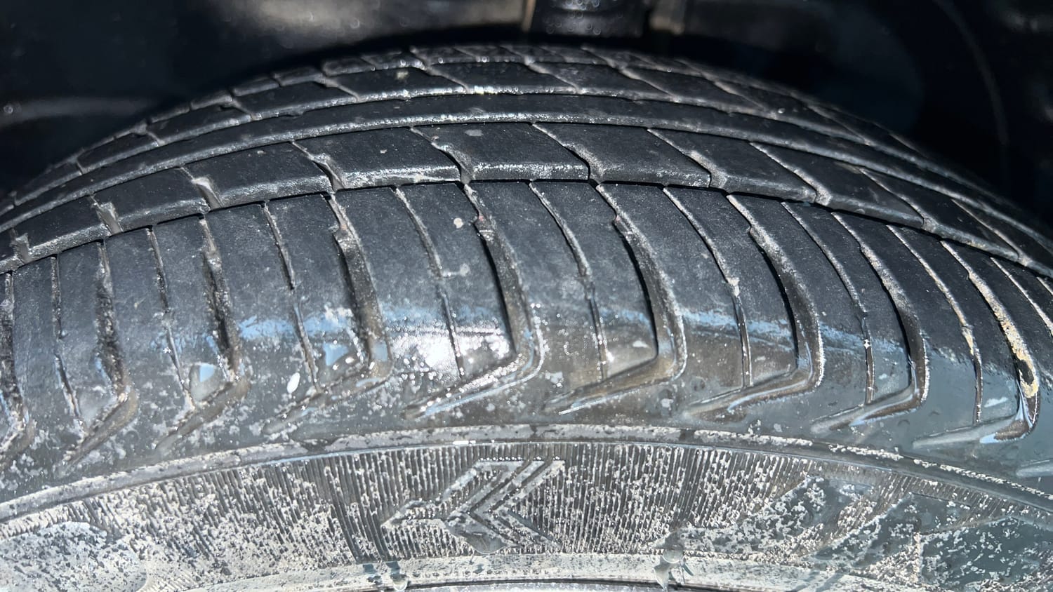 Used 2013 Maruti Suzuki Wagon R VXI Petrol Manual tyres LEFT FRONT TYRE TREAD VIEW