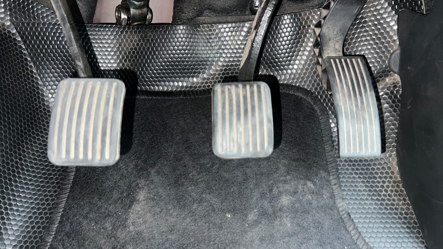 Used 2018 Hyundai Grand i10 Asta 1.2 Kappa VTVT Petrol Manual interior PEDALS VIEW