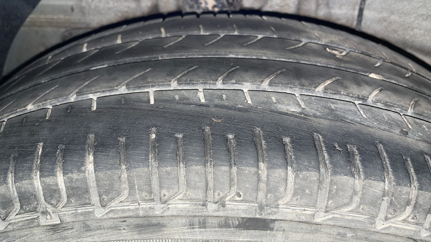 Used 2019 Hyundai Elite i20 Sportz Plus 1.2 Petrol Manual tyres RIGHT REAR TYRE TREAD VIEW