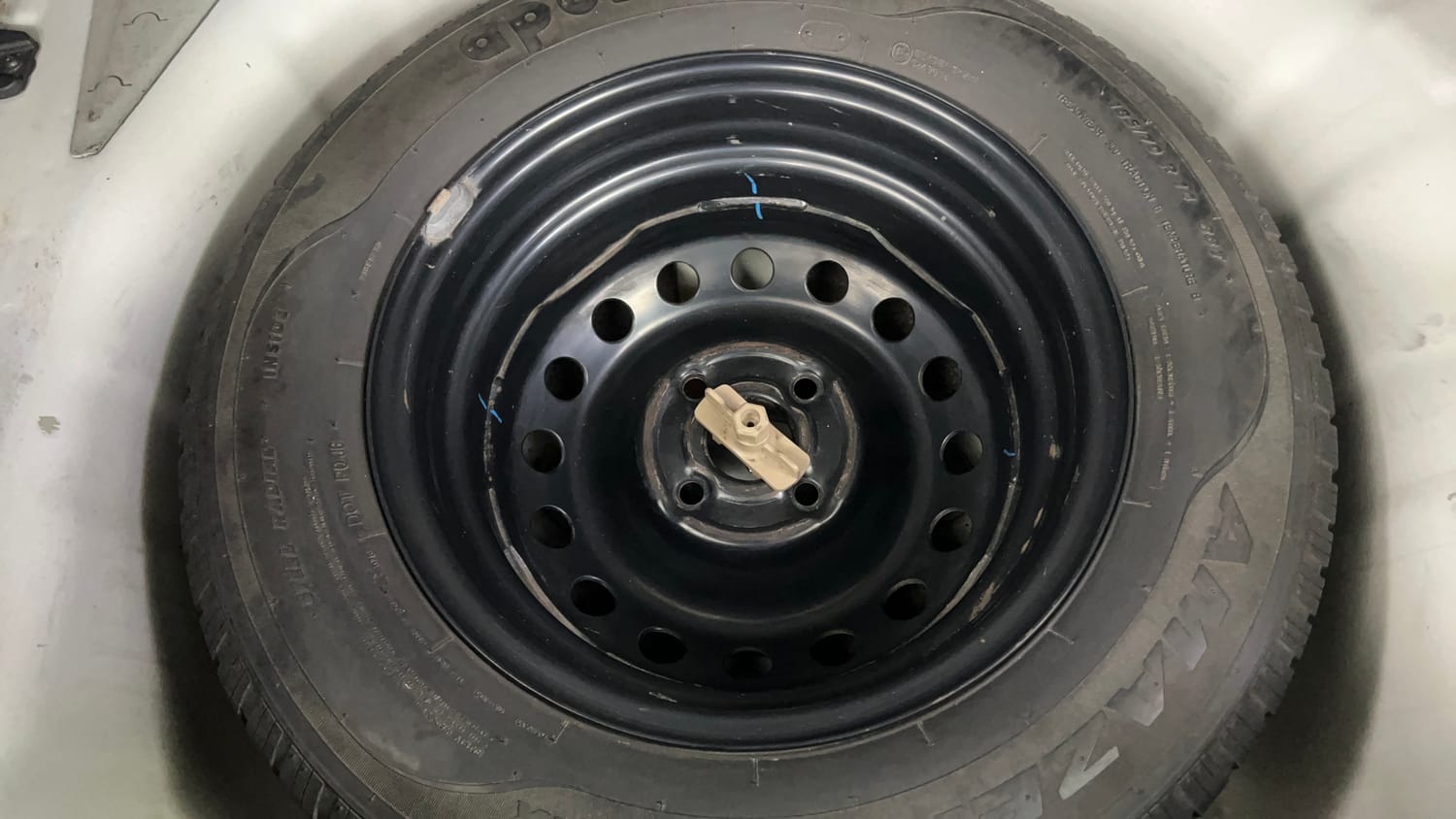 Used 2017 Hyundai Elite i20 Magna 1.2 Petrol Manual tyres SPARE TYRE VIEW