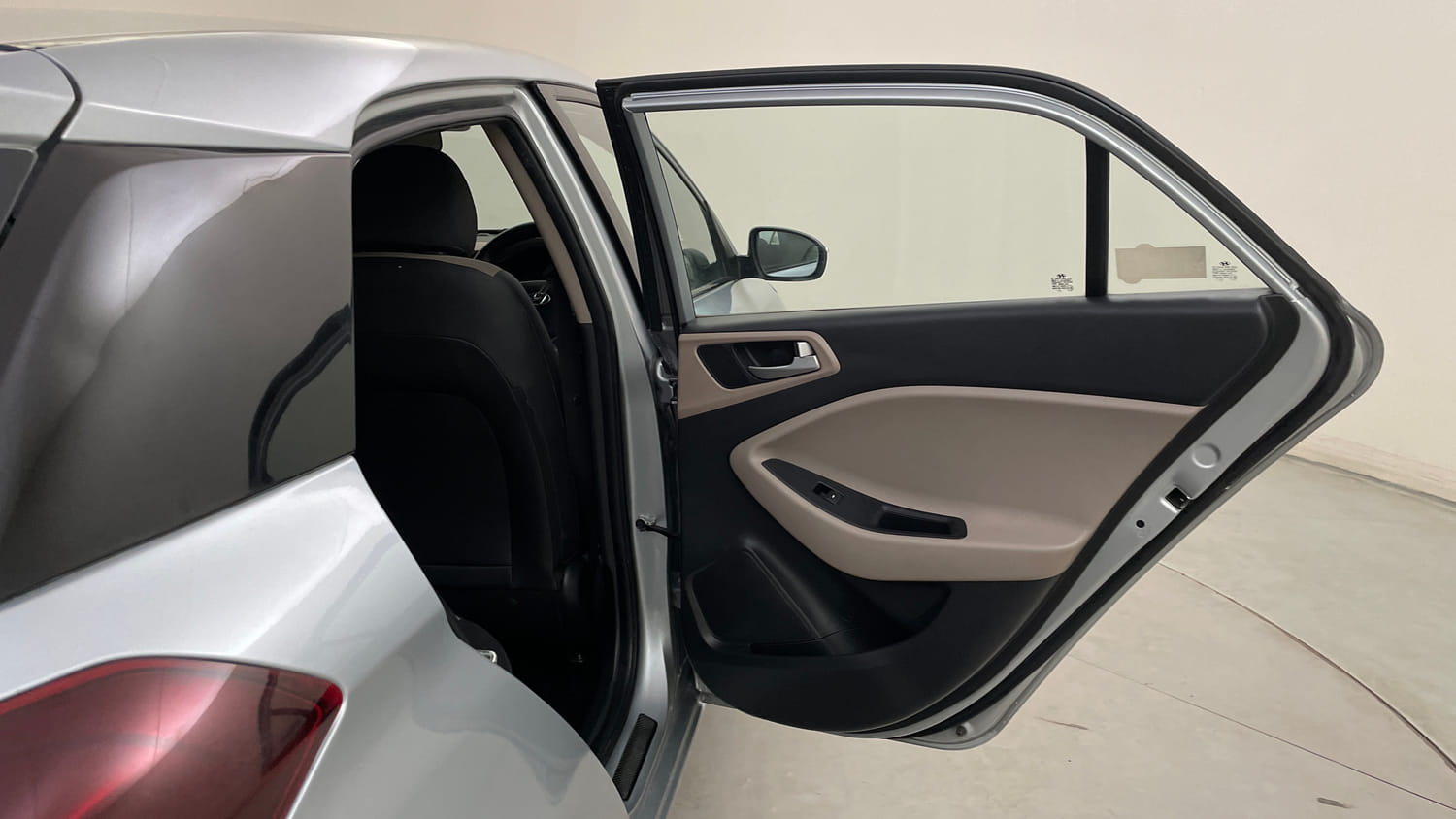 Used 2019 Hyundai Elite i20 Sportz Plus 1.2 Petrol Manual interior RIGHT REAR DOOR OPEN VIEW