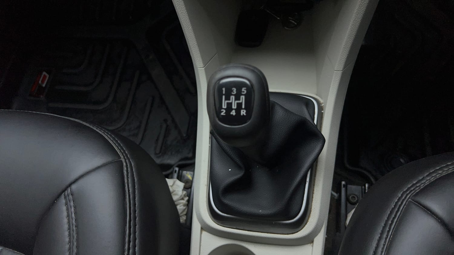 Used 2022 Tata Tigor XZ CNG Cng Manual interior GEAR  KNOB VIEW
