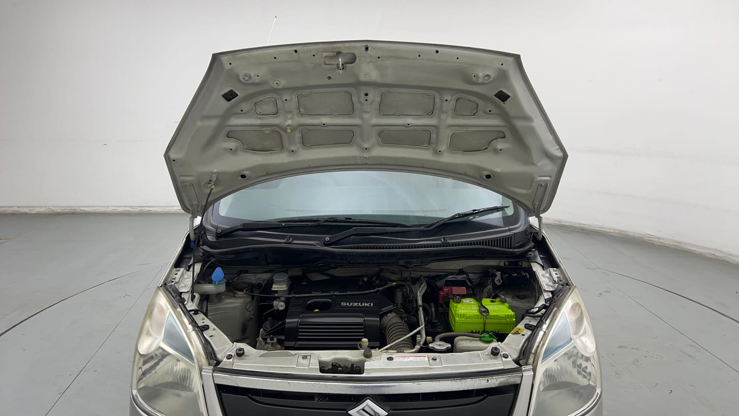 Used 2013 Maruti Suzuki Wagon R VXI Petrol Manual engine ENGINE & BONNET OPEN FRONT VIEW