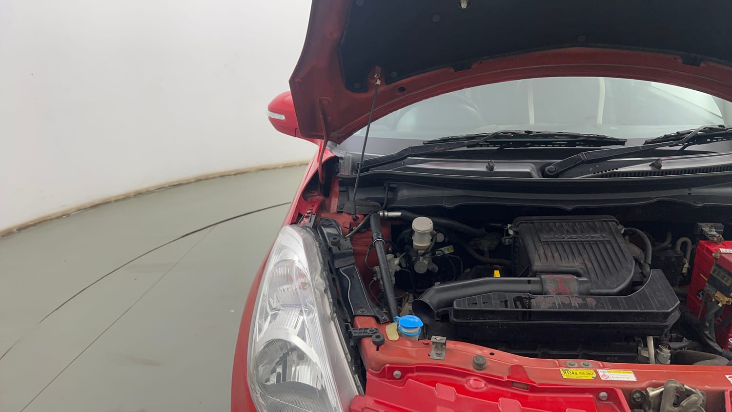 Used 2016 Maruti Suzuki Swift VXi Petrol Manual engine ENGINE RIGHT SIDE HINGE & APRON VIEW