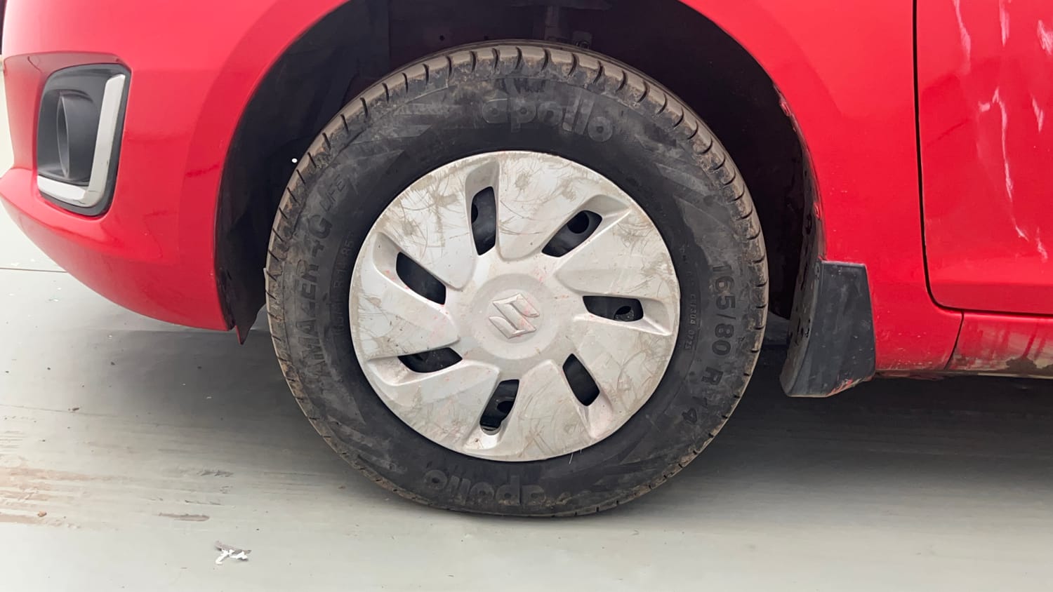 Used 2016 Maruti Suzuki Swift VXi Petrol Manual tyres LEFT FRONT TYRE RIM VIEW