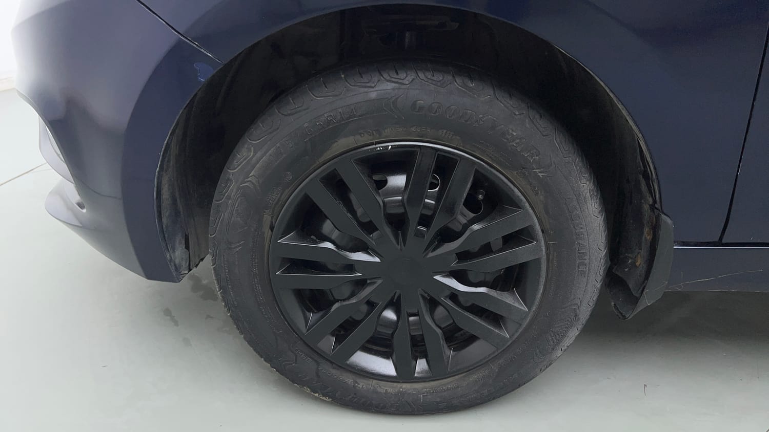 Used 2022 Tata Tigor XZ CNG Cng Manual tyres LEFT FRONT TYRE RIM VIEW