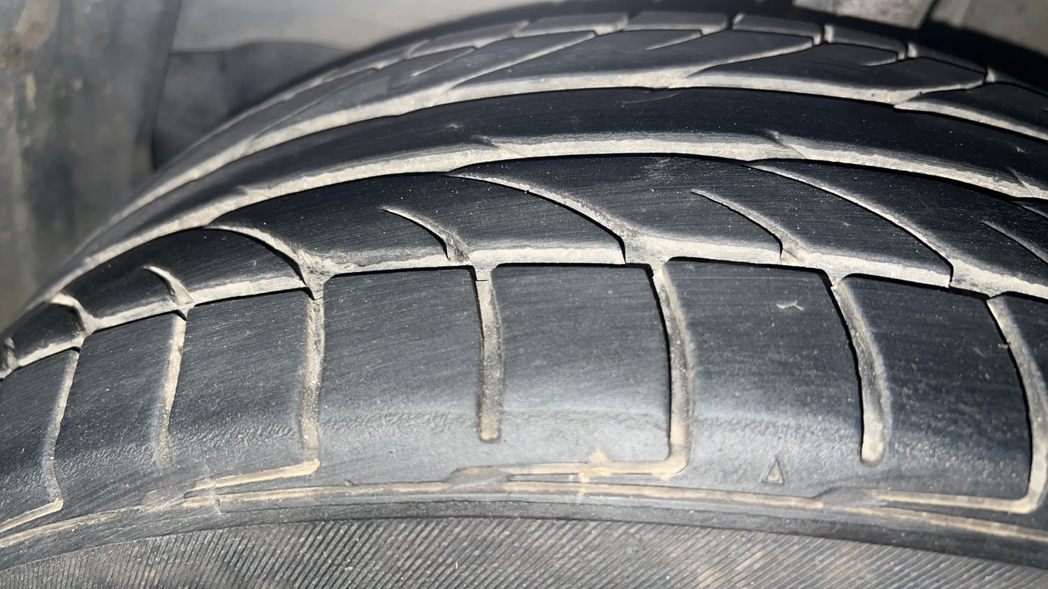 Used 2017 Toyota Corolla Altis VL CVT Petrol Petrol Automatic tyres LEFT FRONT TYRE TREAD VIEW