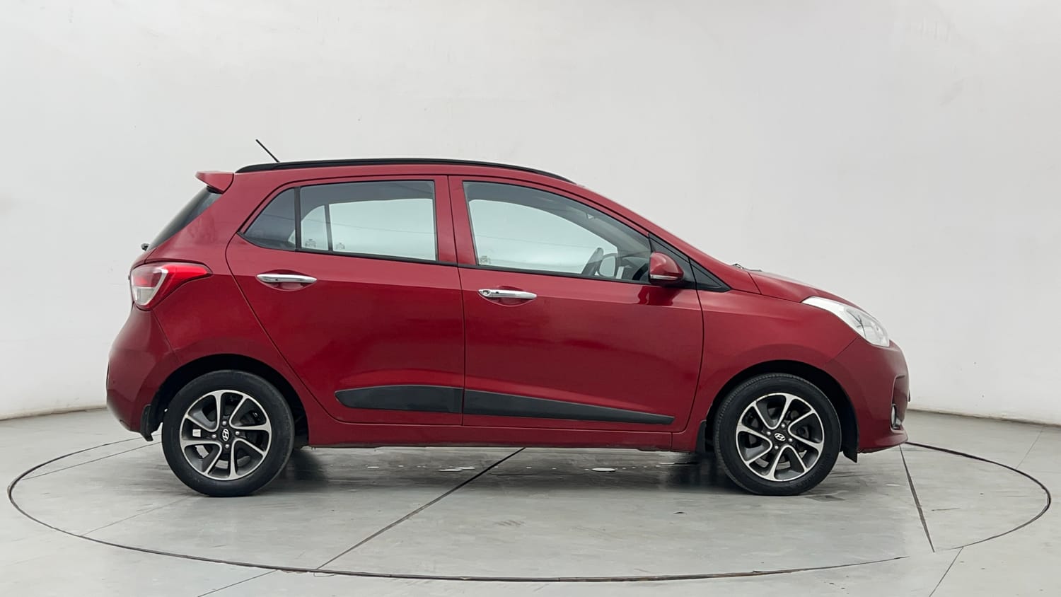 Used 2018 Hyundai Grand i10 Asta 1.2 Kappa VTVT Petrol Manual exterior RIGHT SIDE VIEW