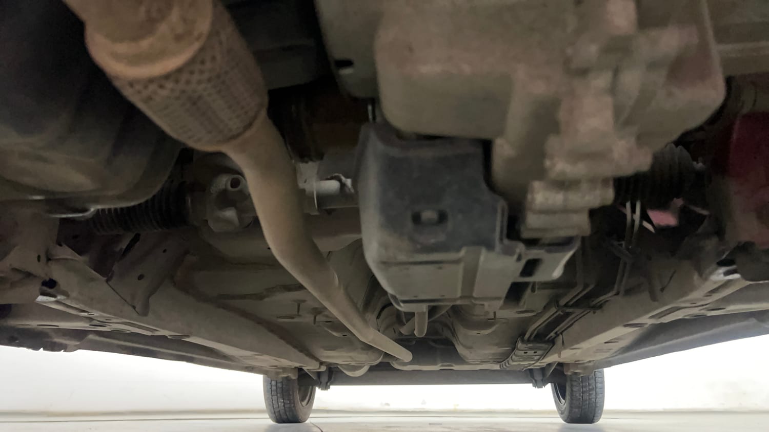 Used 2018 Hyundai Eon Magna + Petrol Manual extra FRONT LEFT UNDERBODY VIEW