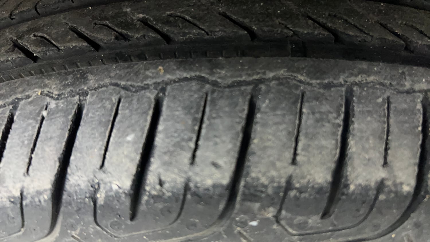 Used 2015 Honda Jazz V Petrol Petrol Manual tyres RIGHT FRONT TYRE TREAD VIEW