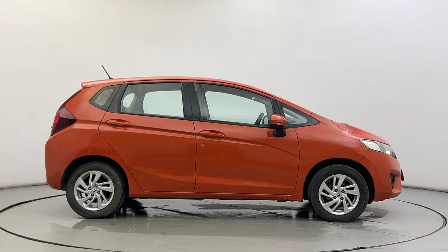 Used 2015 Honda Jazz V Petrol Petrol Manual exterior RIGHT SIDE VIEW