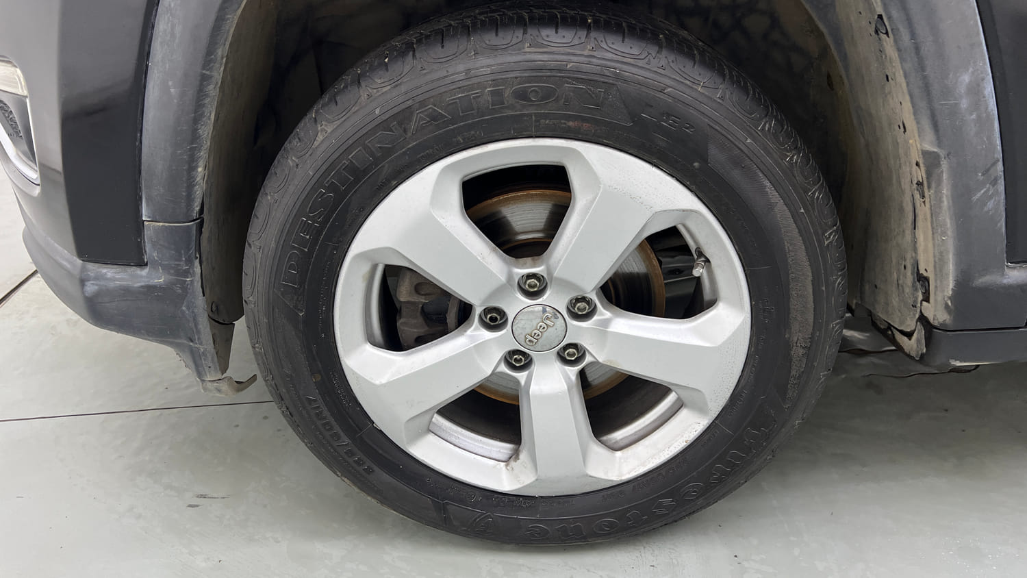 Used 2018 Jeep Compass Limited 1.4 Petrol AT Petrol Automatic tyres LEFT FRONT TYRE RIM VIEW