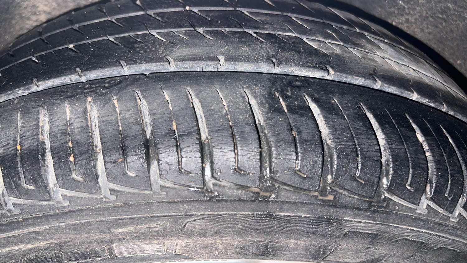Used 2015 Ford EcoSport Titanium 1.5 TDCi Diesel Manual tyres LEFT REAR TYRE TREAD VIEW