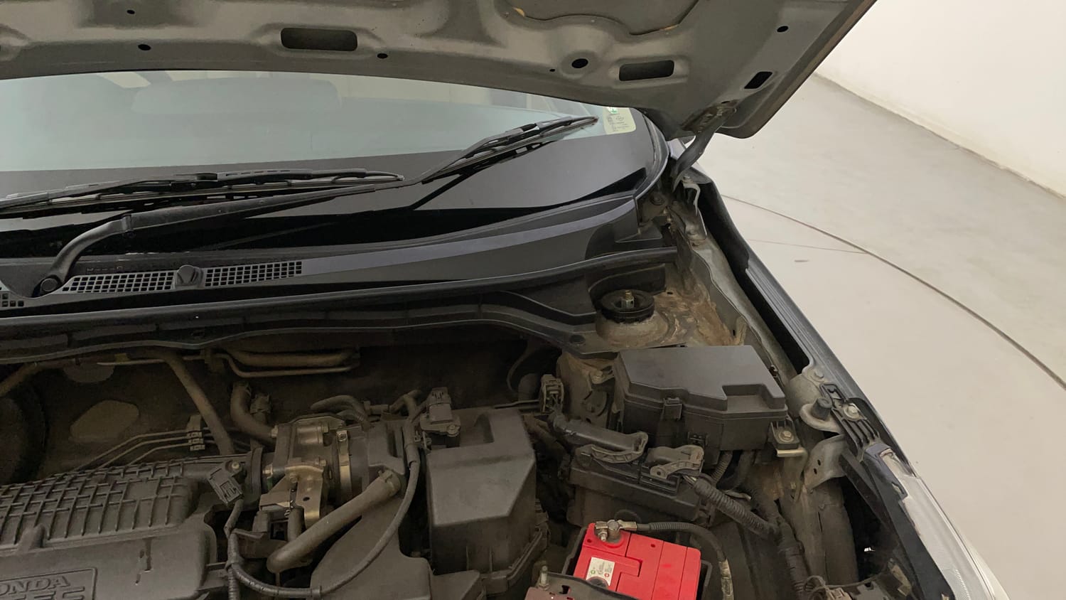 Used 2023 Honda Amaze VX 1.2 Petrol CVT Petrol Automatic engine ENGINE LEFT SIDE HINGE & APRON VIEW