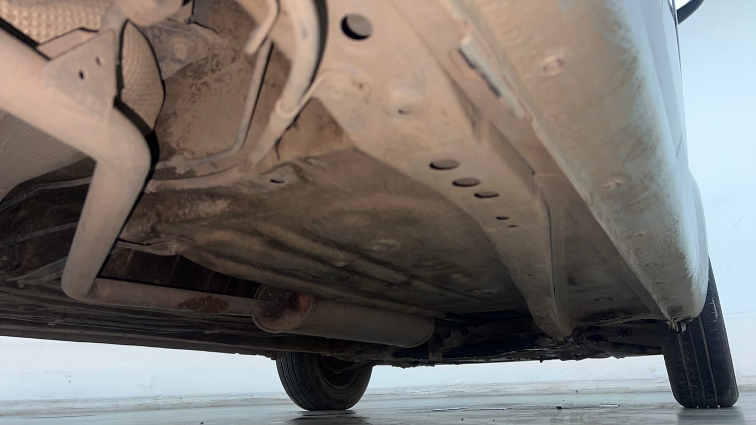Used 2017 Maruti Suzuki Ignis Delta 1.2 MT Petrol Manual extra REAR RIGHT UNDERBODY VIEW