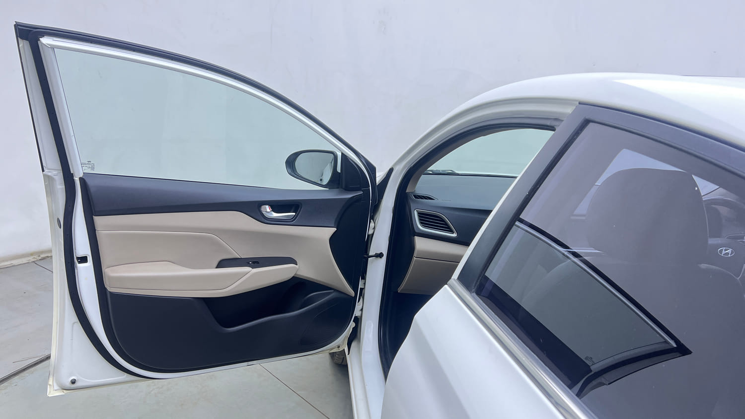 Used 2018 Hyundai Verna SX (O)1.6 VTVT Petrol Manual interior LEFT FRONT DOOR OPEN VIEW