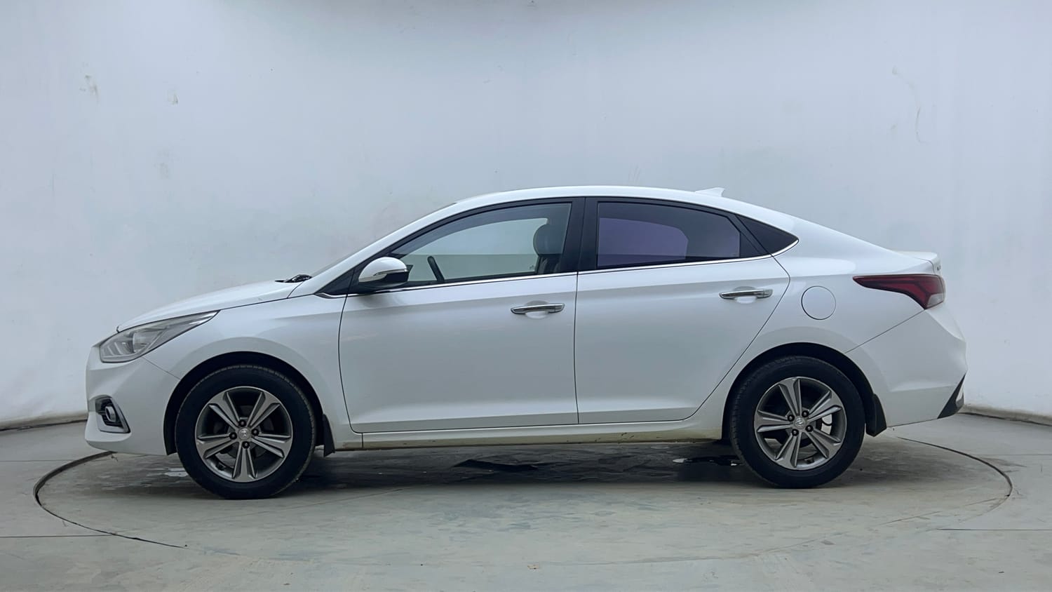 Used 2018 Hyundai Verna SX (O)1.6 VTVT Petrol Manual exterior LEFT SIDE VIEW
