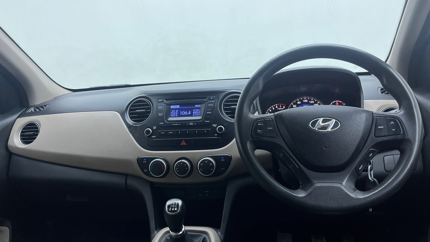 Used 2016 Hyundai Grand i10 Sportz 1.2 Kappa VTVT Petrol Manual interior DASHBOARD VIEW