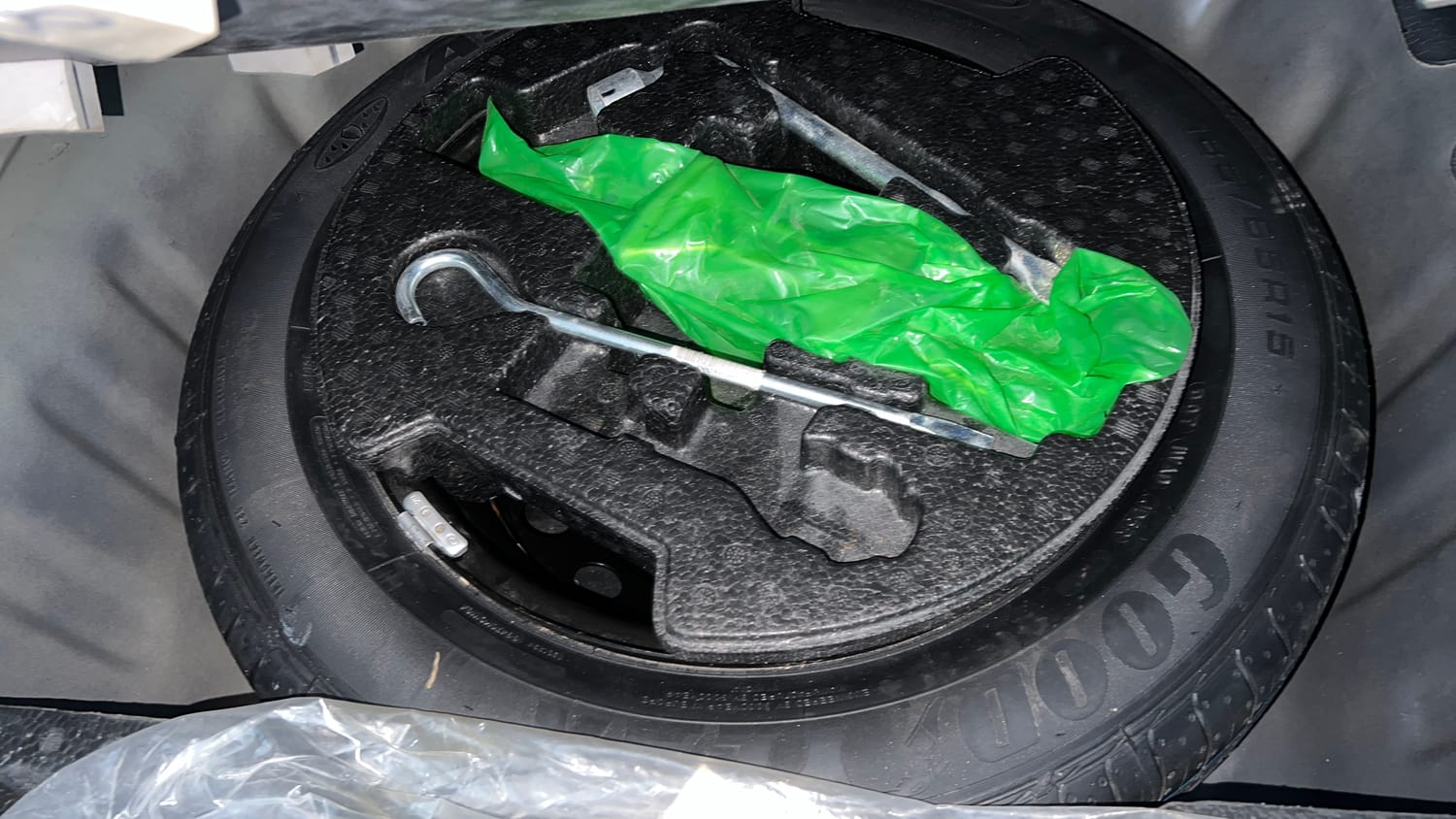 Used 2022 Maruti Suzuki Ciaz Zeta 1.5 Petrol Manual tyres SPARE TYRE VIEW