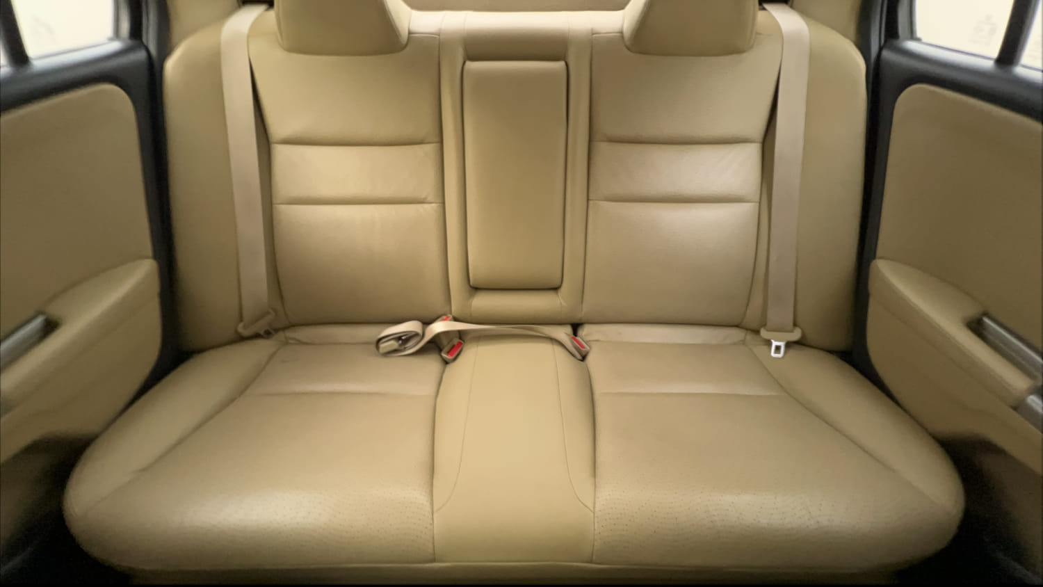 Used 2015 Honda City VX CVT Petrol Automatic interior REAR SEAT CONDITION VIEW