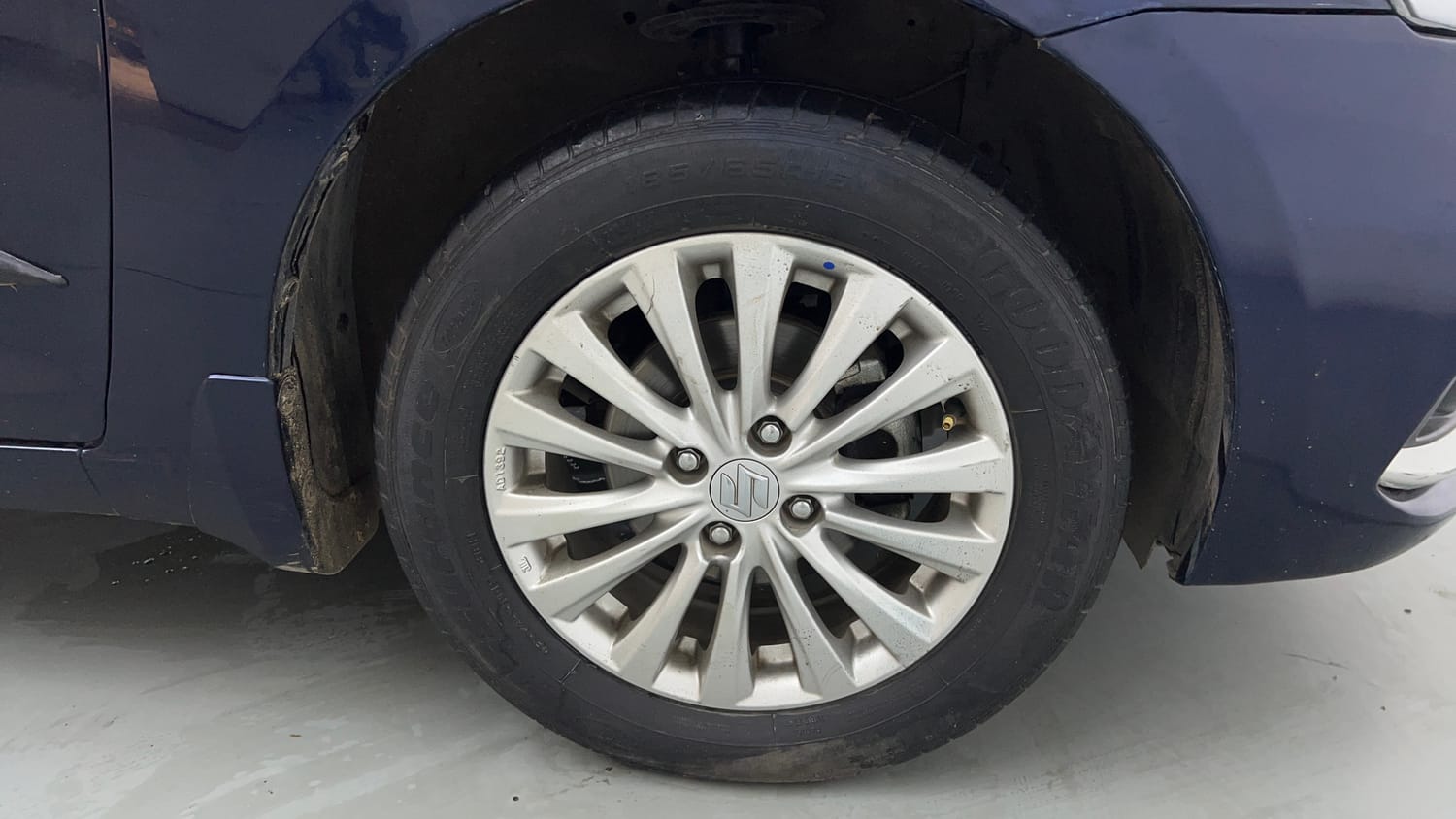 Used 2022 Maruti Suzuki Ciaz Zeta 1.5 Petrol Manual tyres RIGHT FRONT TYRE RIM VIEW