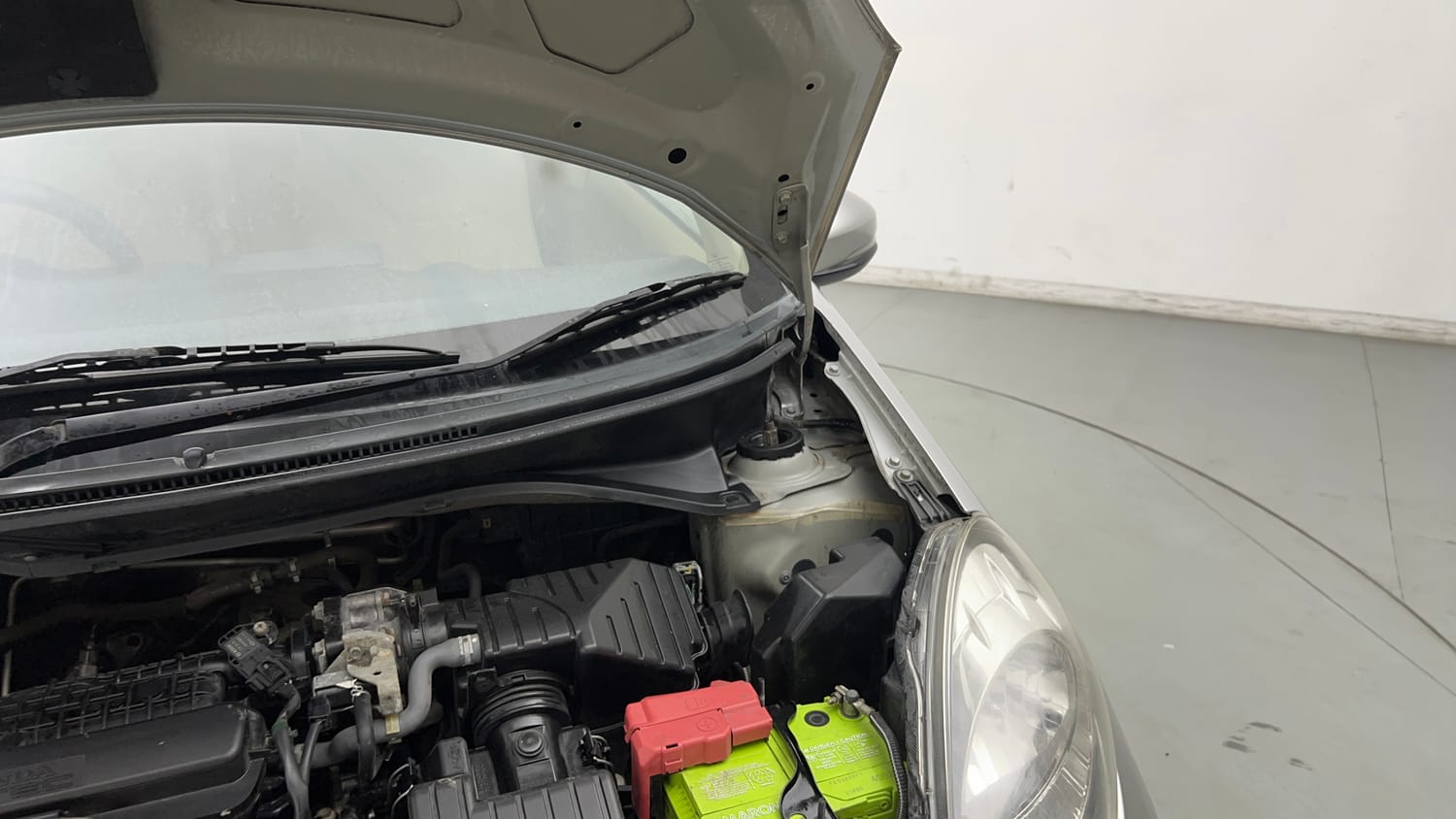 Used 2015 Honda Amaze 1.2 S i-VTEC Petrol Manual engine ENGINE LEFT SIDE HINGE & APRON VIEW