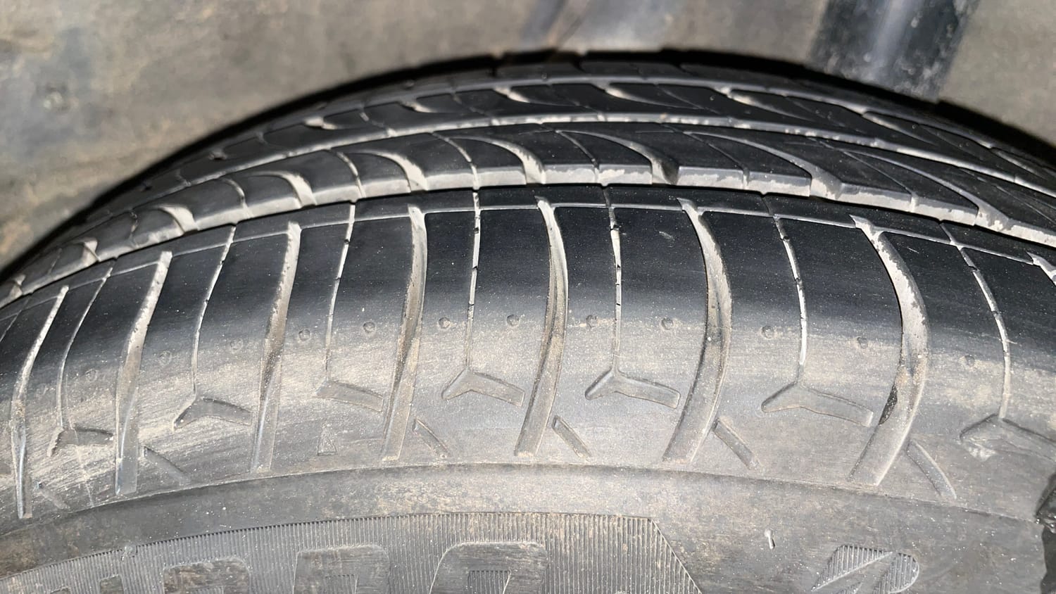 Used 2023 Honda Amaze VX 1.2 Petrol CVT Petrol Automatic tyres LEFT REAR TYRE TREAD VIEW