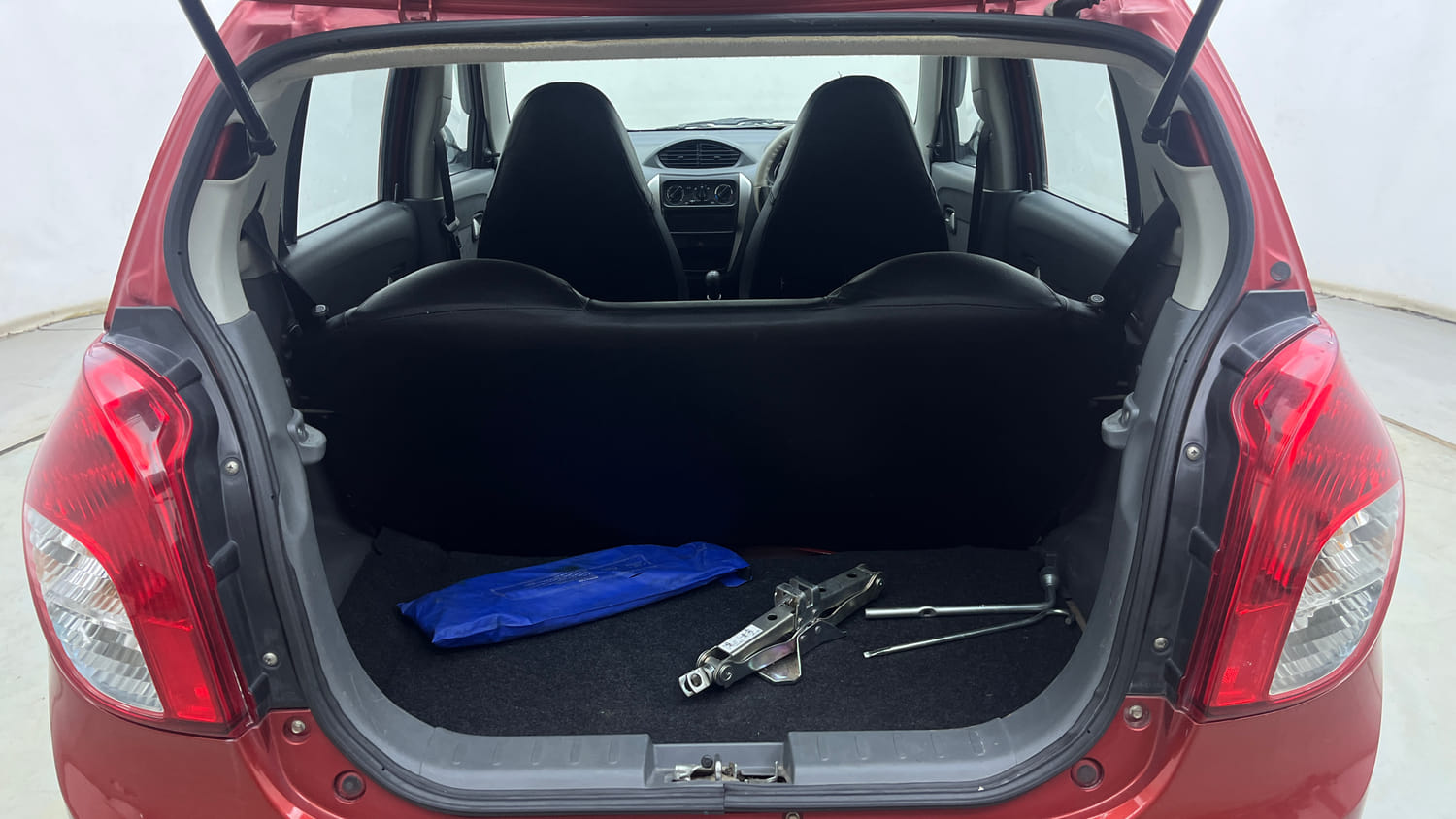 Used 2015 Maruti Suzuki Alto 800 Lxi Petrol Manual interior DICKY INSIDE VIEW