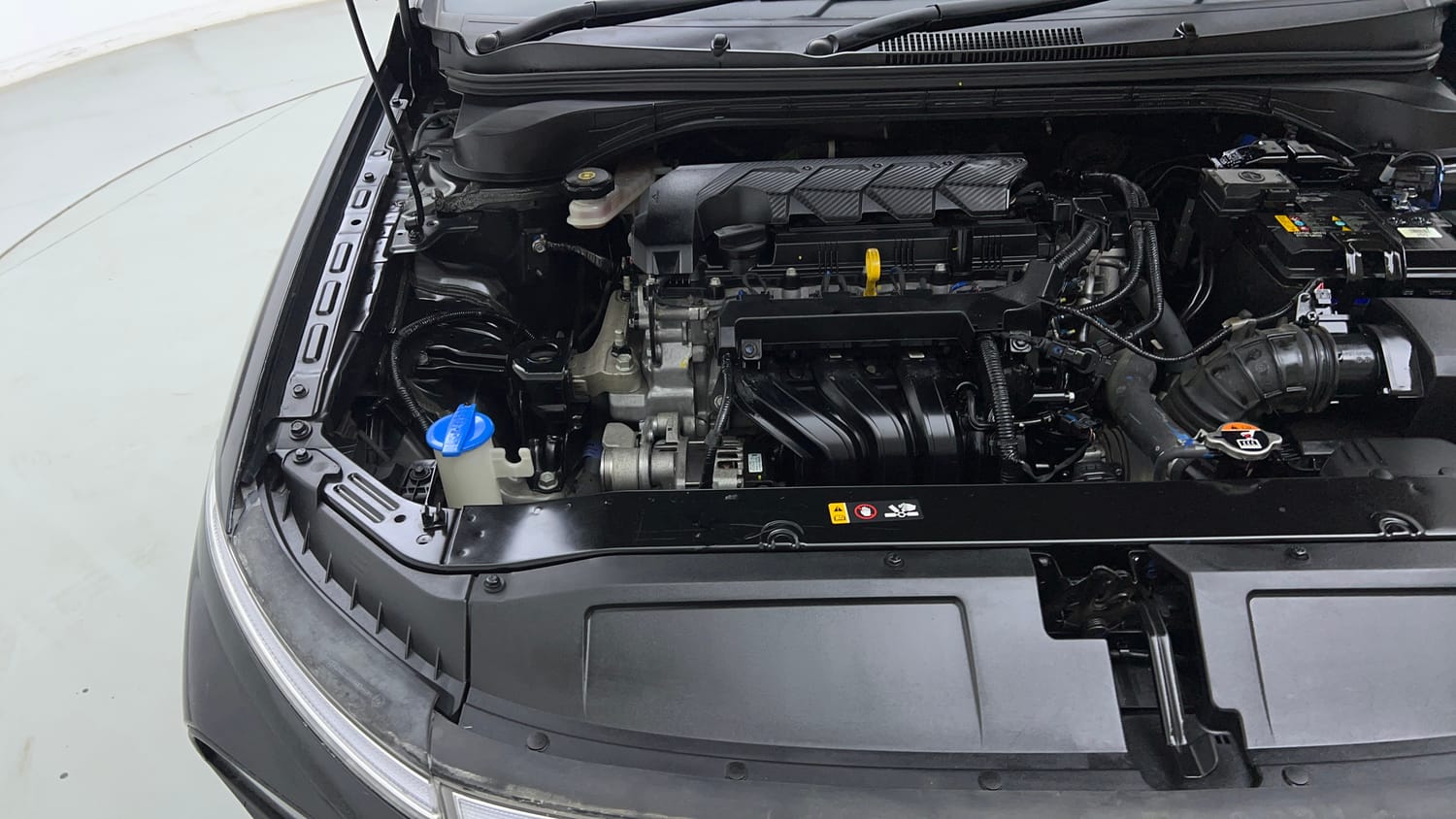Used 2024 Hyundai Verna SX (O)1.5 Petrol MT Petrol Manual engine ENGINE RIGHT SIDE VIEW