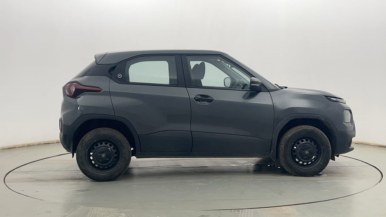 Used 2024 Tata Punch Pure MT Petrol Manual exterior RIGHT SIDE VIEW