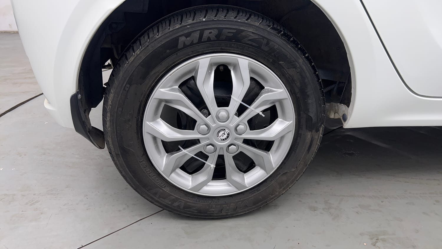 Used 2025 Tata Tiago XT Petrol Manual tyres RIGHT REAR TYRE RIM VIEW
