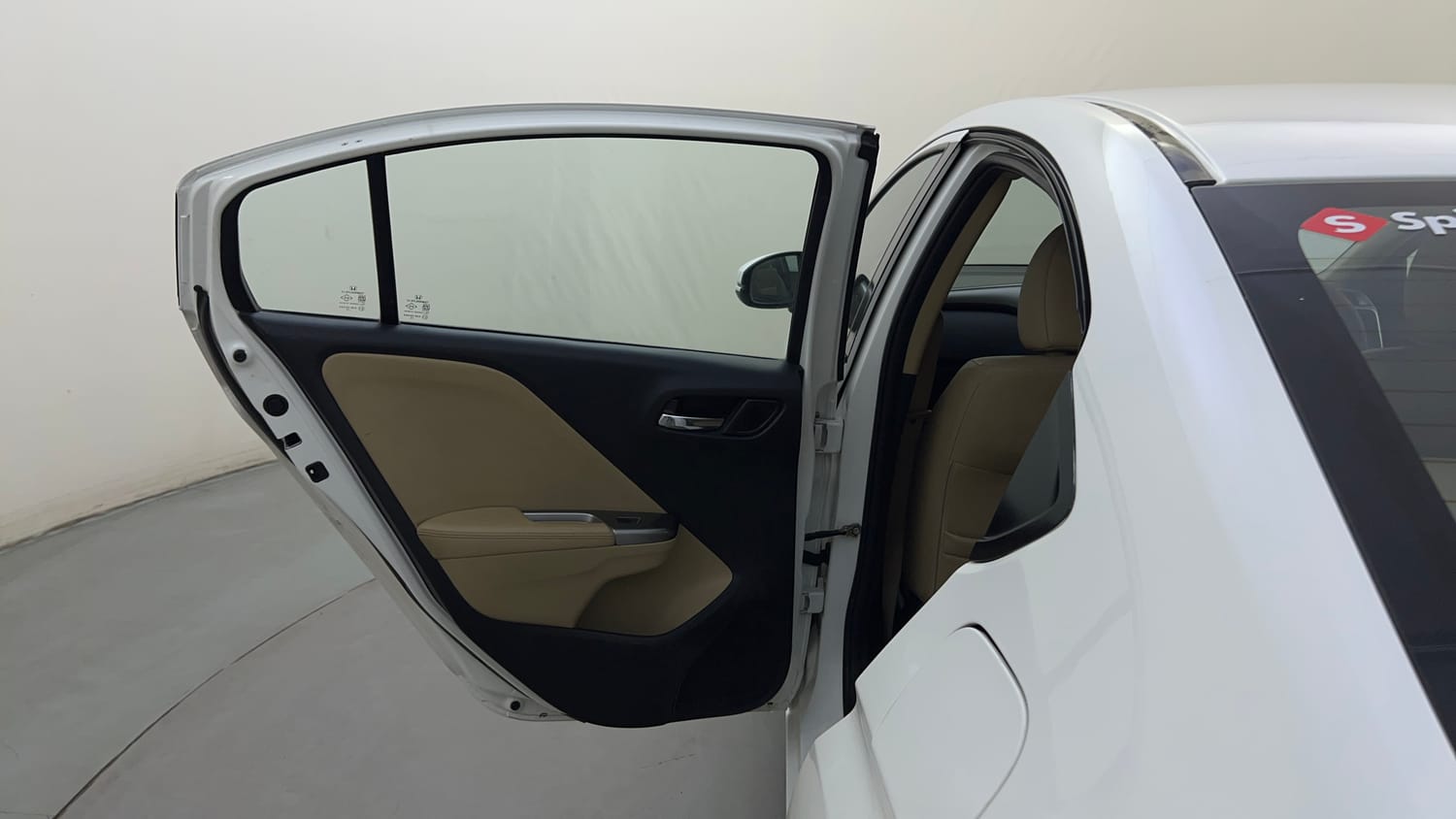 Used 2015 Honda City VX CVT Petrol Automatic interior LEFT REAR DOOR OPEN VIEW
