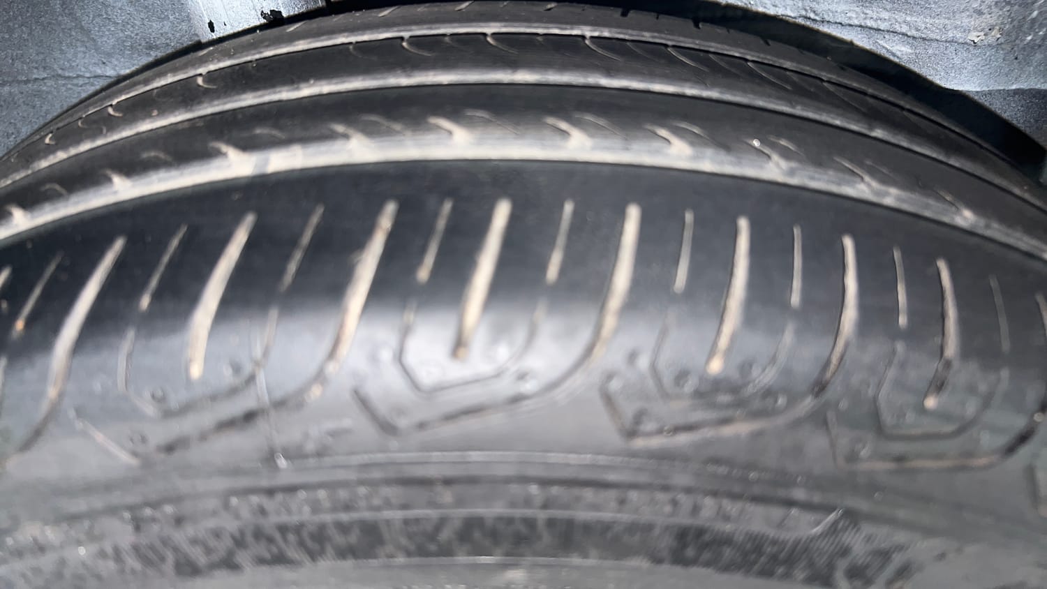 Used 2015 Honda City VX CVT Petrol Automatic tyres RIGHT REAR TYRE TREAD VIEW