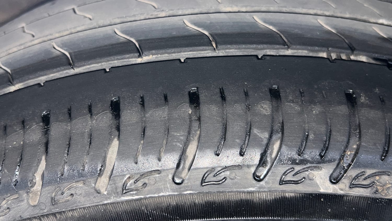 Used 2025 Tata Tiago XT Petrol Manual tyres LEFT REAR TYRE TREAD VIEW