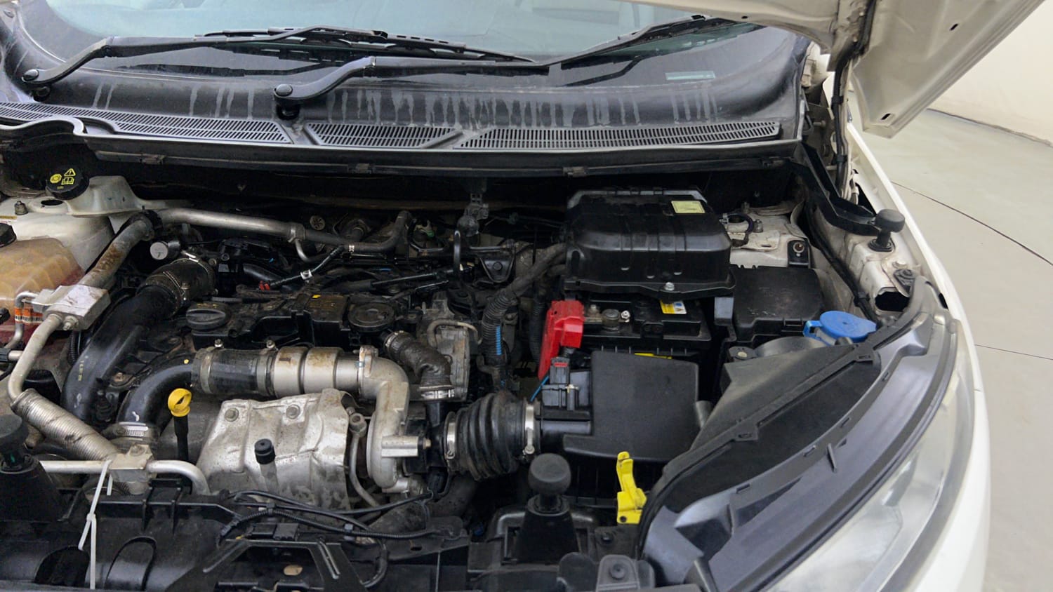 Used 2015 Ford EcoSport Titanium 1.5 TDCi Diesel Manual engine ENGINE LEFT SIDE HINGE & APRON VIEW