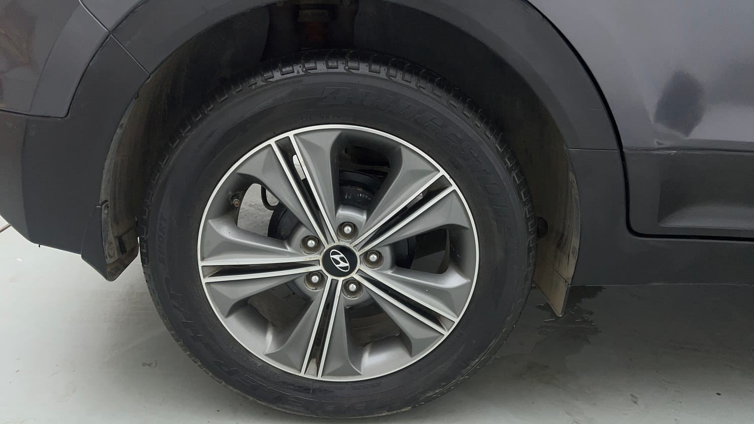Used 2017 Hyundai Creta SX Plus 1.6 AT Petrol Petrol Automatic tyres RIGHT REAR TYRE RIM VIEW
