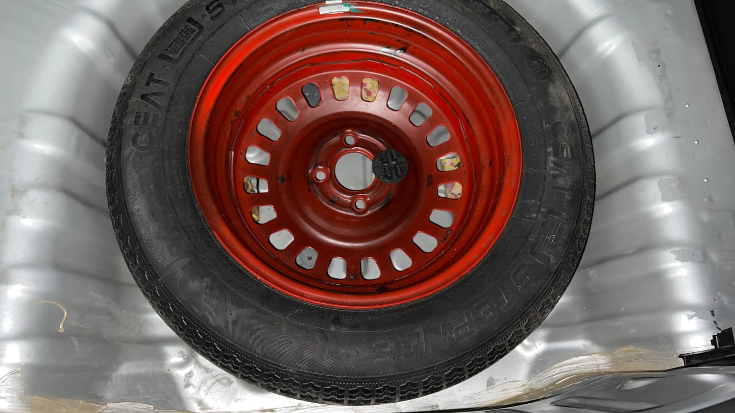 Used 2021 Renault Kiger RXT MT Petrol Manual tyres SPARE TYRE VIEW