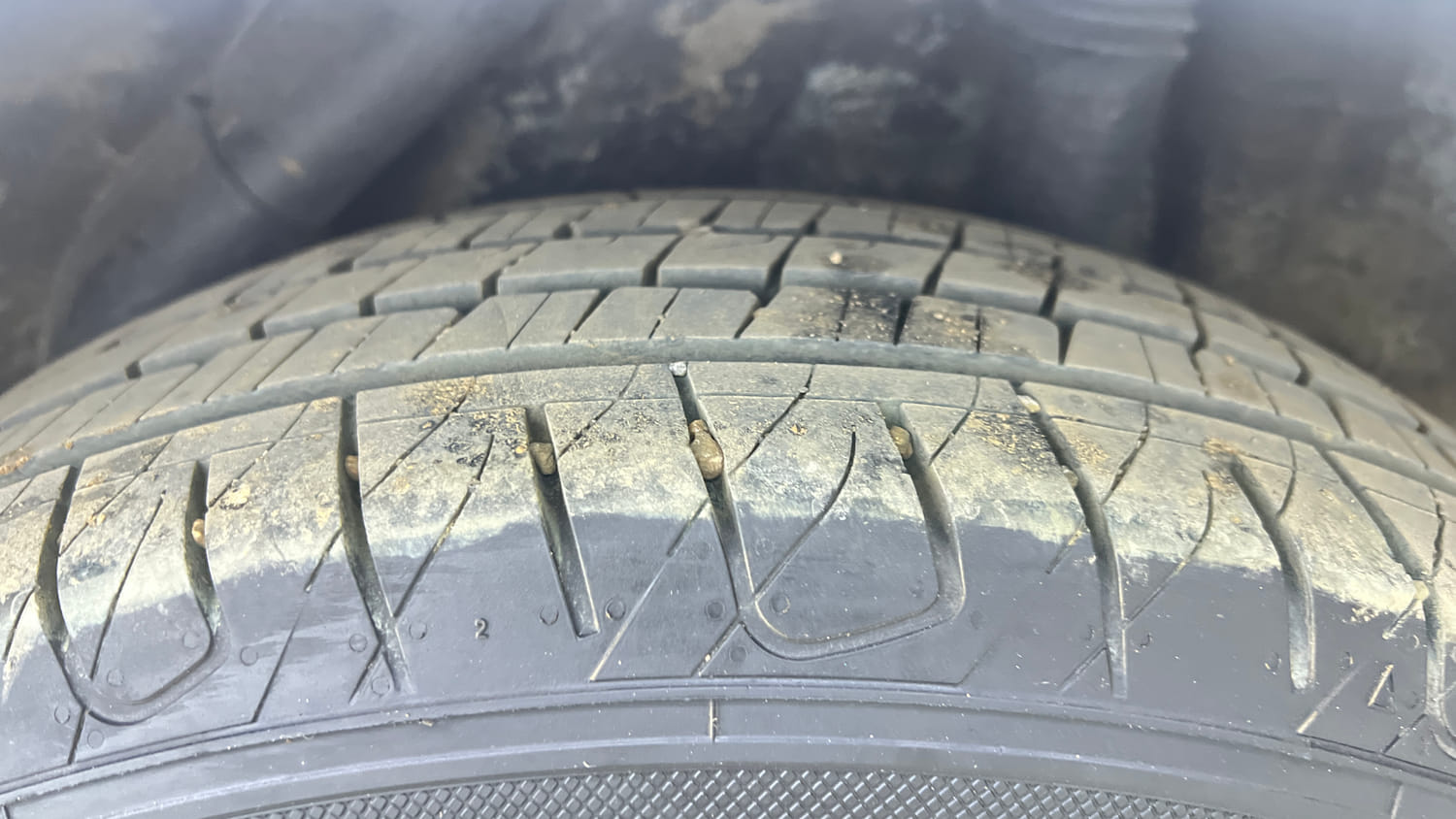 Used 2018 Hyundai Verna SX (O)1.6 VTVT Petrol Manual tyres LEFT REAR TYRE TREAD VIEW