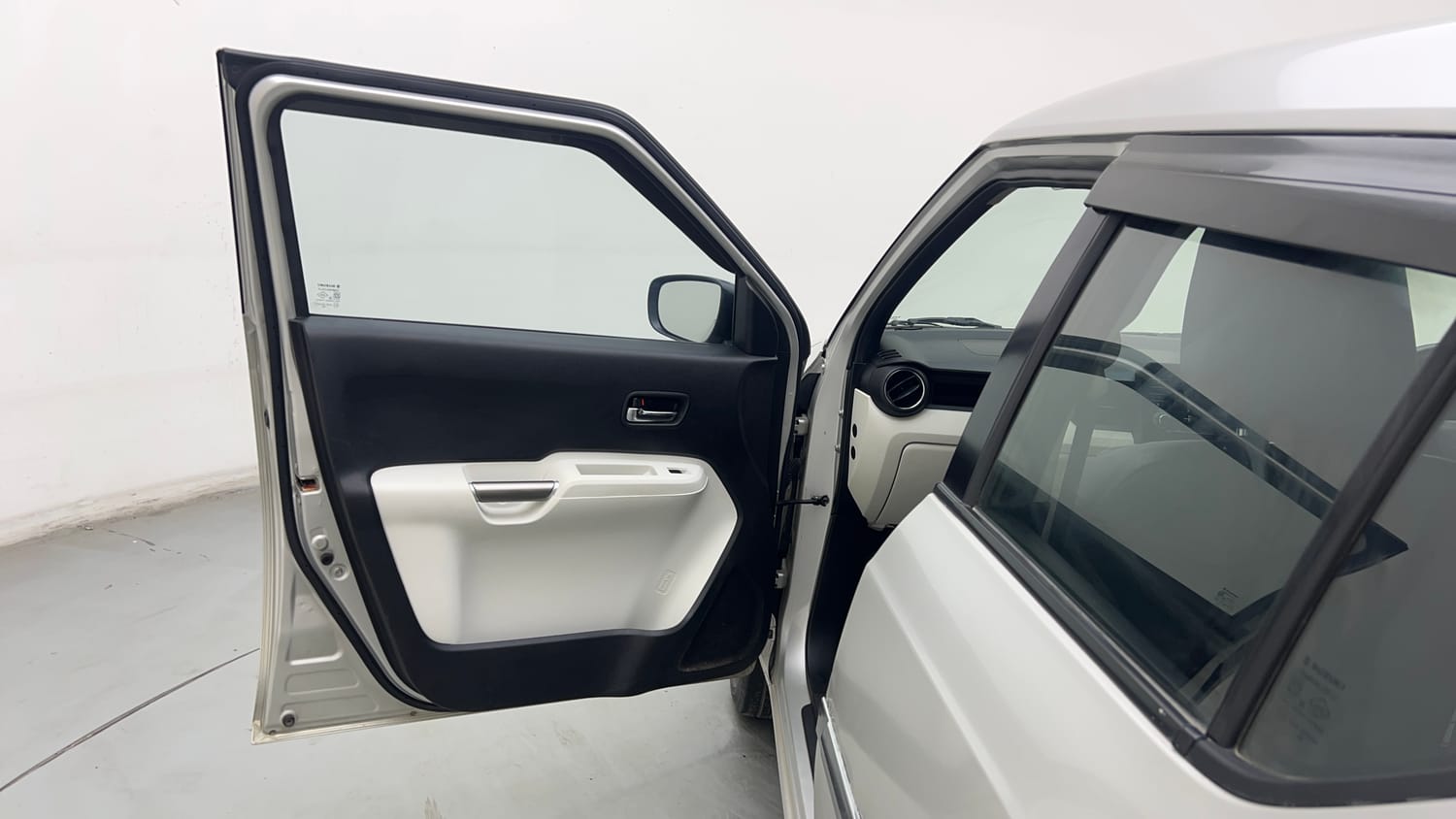 Used 2017 Maruti Suzuki Ignis Delta 1.2 MT Petrol Manual interior LEFT FRONT DOOR OPEN VIEW