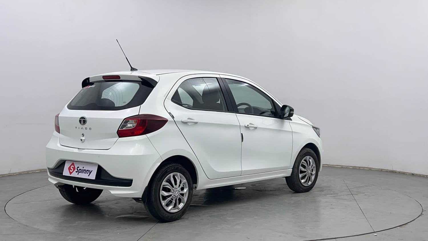 Used 2025 Tata Tiago XT Petrol Manual exterior RIGHT REAR CORNER VIEW