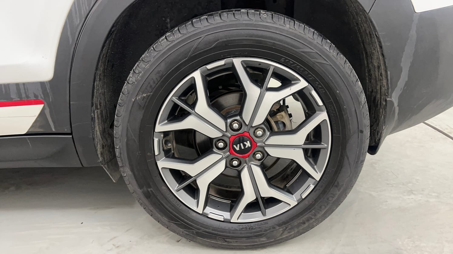 Used 2020 Kia Seltos GTX Plus AT 1.5 Diesel Diesel Automatic tyres LEFT REAR TYRE RIM VIEW