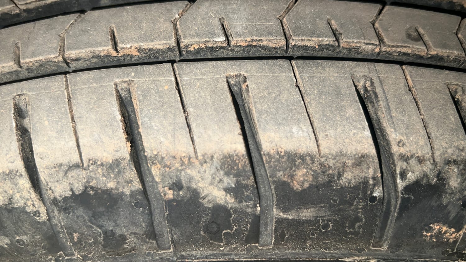 Used 2024 Tata Punch Pure MT Petrol Manual tyres LEFT FRONT TYRE TREAD VIEW