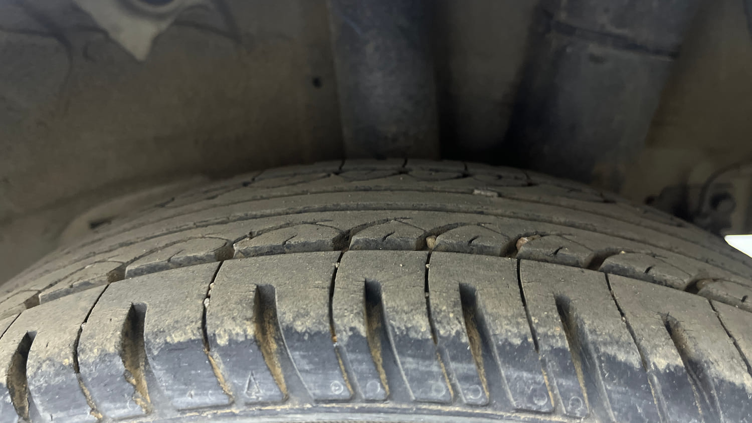 Used 2016 Hyundai Grand i10 Sportz 1.2 Kappa VTVT Petrol Manual tyres LEFT REAR TYRE TREAD VIEW