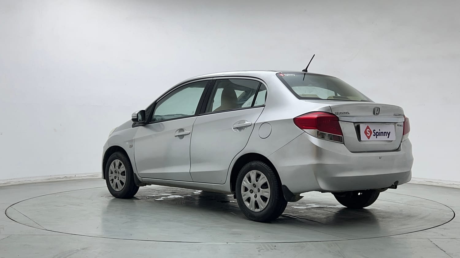Used 2015 Honda Amaze 1.2 S i-VTEC Petrol Manual exterior LEFT REAR CORNER VIEW