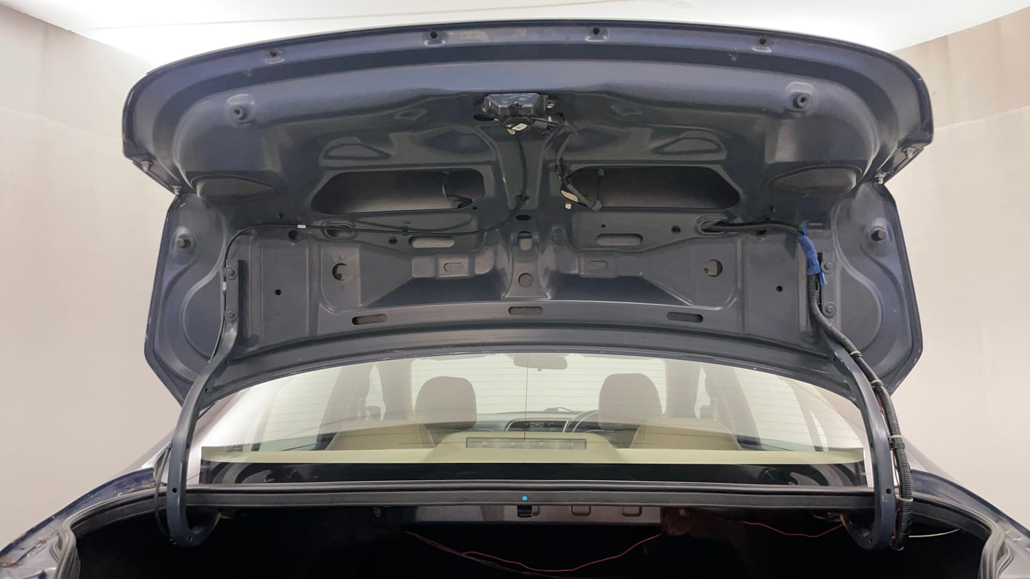 Used 2018 Maruti Suzuki Ciaz Sigma 1.4 MT Petrol Manual interior DICKY DOOR OPEN VIEW