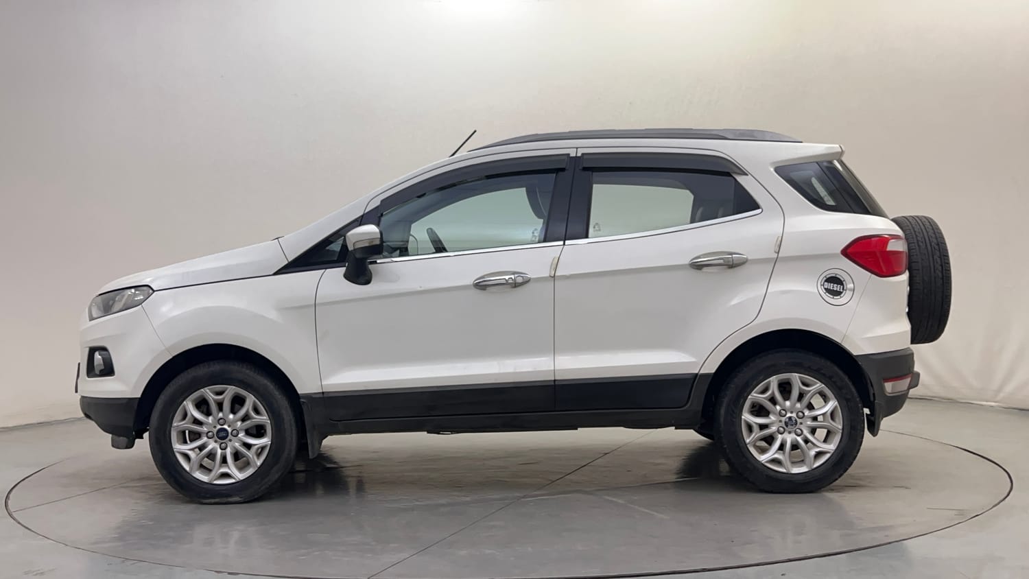 Used 2015 Ford EcoSport Titanium 1.5 TDCi Diesel Manual exterior LEFT SIDE VIEW