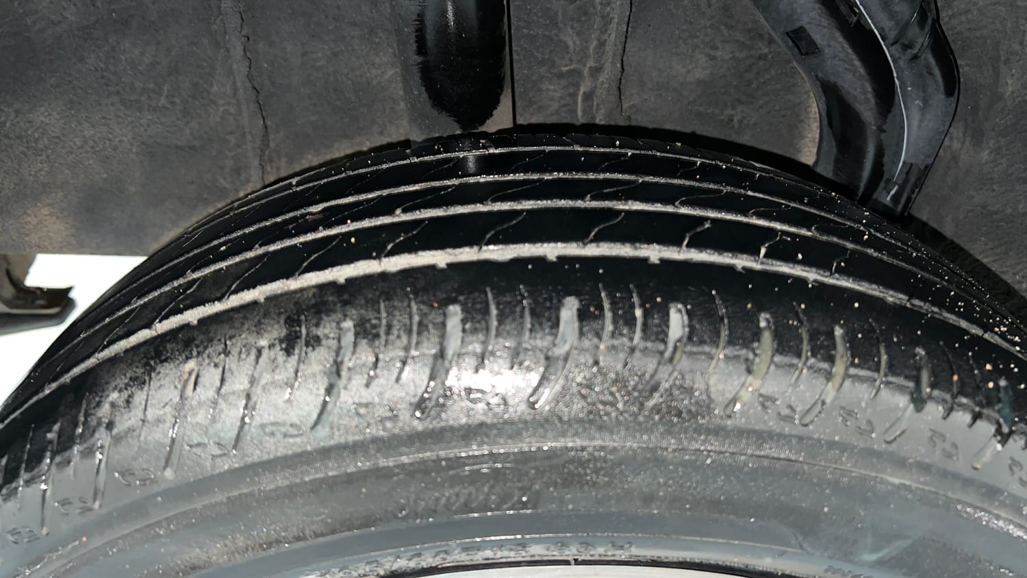 Used 2021 Renault Kiger RXT MT Petrol Manual tyres RIGHT REAR TYRE TREAD VIEW